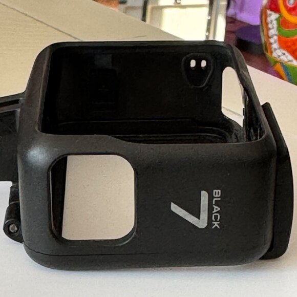 GoPro HERO7 Black 4K Waterproof Action Camera + Battery & Accessories Bundle - Picture 13 of 16